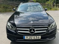 Svart Begagnad 2017 Mercedes E220 Avantgarde Kombi | 135 000 kr
