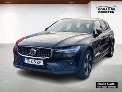 Svart Begagnad 2024 Volvo V60 CC Plus Kombi | 439 000 kr (Superpris)