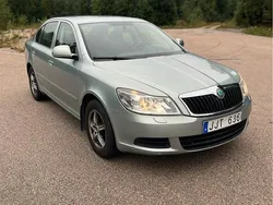 Grön Begagnad 2011 Skoda Octavia Ambiente Halvkombi | 38 000 kr (Superpris)