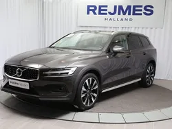 Grå Begagnad 2023 Volvo V60 CC Core Kombi | 414 500 kr (Lite dyr)