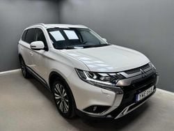 Vit Begagnad 2019 Mitsubishi Outlander SUV | 179 900 kr (Bra pris)