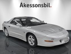 Lgrå Begagnad 1995 Pontiac Trans Am | 189 000 kr