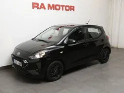 Svart Begagnad 2023 Hyundai i10 Essential Halvkombi | 168 900 kr (Marknadspris)