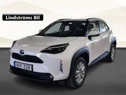 Vit Begagnad 2023 Toyota Yaris Cross Active SUV | 279 900 kr (Marknadspris)