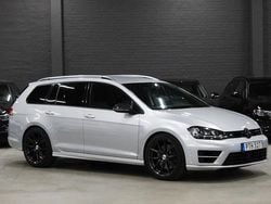Silver (silver metallic) Begagnad 2016 VW Golf VII R Kombi | 219 900 kr (Marknadspris)
