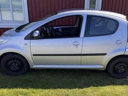 Silver Begagnad 2009 Citroën C1 Halvkombi | 23 500 kr (Marknadspris)