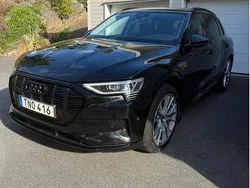 Svart Begagnad 2021 Audi e-tron SUV | 309 000 kr (Marknadspris)