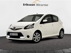 Vit Begagnad 2013 Toyota Aygo Halvkombi | 44 900 kr (Marknadspris)