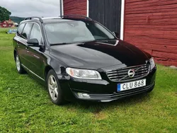 Svart Begagnad 2015 Volvo V70 Momentum Kombi | 124 000 kr (Marknadspris)
