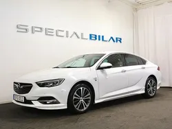Vit Begagnad 2017 Opel Insignia OPC Halvkombi | 199 000 kr (Marknadspris)