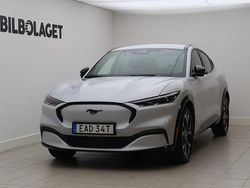 Vit Begagnad 2022 Ford Mustang Mach-E Standard Range SUV | 359 800 kr (Marknadspris)