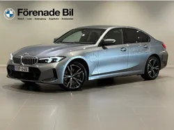 Grå (skyscraper grå metallic) Begagnad 2024 BMW 330e M Sport Sedan | 499 000 kr (Bra pris)