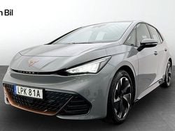 Ljusgrå Begagnad 2023 Cupra Born e-Boost Halvkombi | 274 900 kr (Marknadspris)
