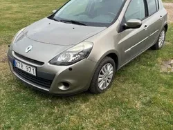 Brun Begagnad 2010 Renault Clio R.S. Halvkombi | 25 000 kr (Bra pris)