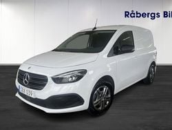 Vit (arktisk vit) Begagnad 2023 Mercedes Citan 110 Van | 262 250 kr (Marknadspris)