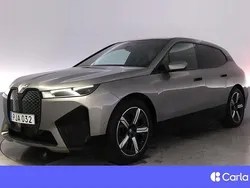 Grå Begagnad 2022 BMW iX Sport Line SUV | 519 900 kr (Marknadspris)
