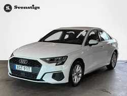 Glaciärvit metallic Begagnad 2022 Audi A3 Proline Sedan | 244 900 kr (Marknadspris)
