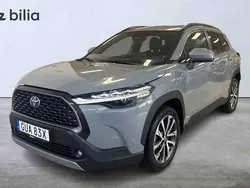 Grå Begagnad 2024 Toyota Corolla Cross Style SUV | 399 900 kr (Marknadspris)