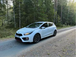 Vit Begagnad 2015 Kia Ceed GT Halvkombi | 94 000 kr (Bra pris)