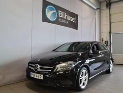 Svart Begagnad 2014 Mercedes A180 Urban Halvkombi | 139 000 kr (Marknadspris)