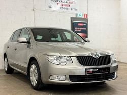 Brun Begagnad 2009 Skoda Superb Elegance Sedan | 64 900 kr (Marknadspris)