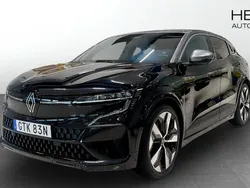 Svart (black) Begagnad 2023 Renault Mégane Iconic Halvkombi | 328 800 kr (Bra pris)