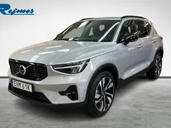 Silver (silver dawn metallic) Begagnad 2025 Volvo XC40 Plus SUV | 429 900 kr (Dyr)