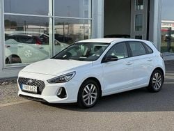 Vit Begagnad 2017 Hyundai i30 Premium Halvkombi | 109 800 kr (Bra pris)