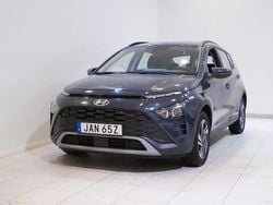 Grå Begagnad 2023 Hyundai Bayon Essential SUV | 179 900 kr (Marknadspris)