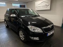 Svart Begagnad 2011 Skoda Fabia Elegance Halvkombi | 31 900 kr (Marknadspris)