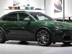Grön Ny 2025 Porsche Macan 4 Electric SUV | 1 069 000 kr