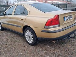 Begagnad 2002 Volvo S60 Sedan | 25 500 kr (Marknadspris)