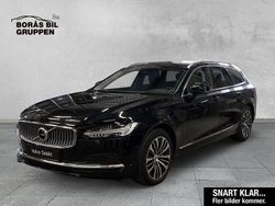 Svart Begagnad 2023 Volvo V90 Core Kombi | 409 000 kr (Marknadspris)