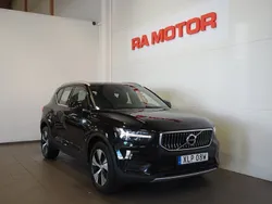 Svart Begagnad 2021 Volvo XC40 Momentum SUV | 279 900 kr (Bra pris)