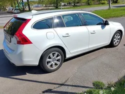 Vit Begagnad 2014 Volvo V60 Momentum Kombi | 85 000 kr (Marknadspris)