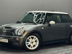 Mörkgrå (grå) Begagnad 2002 Mini Cooper S Sport Halvkombi | 39 900 kr (Marknadspris)