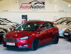 Röd Begagnad 2016 Ford Focus Titanium Halvkombi | 69 900 kr (Marknadspris)