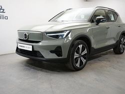 Grön Begagnad 2022 Volvo XC40 Core SUV | 339 900 kr
