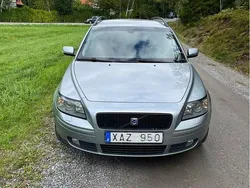 Silver Begagnad 2006 Volvo V50 Kinetic Kombi | 22 700 kr (Marknadspris)