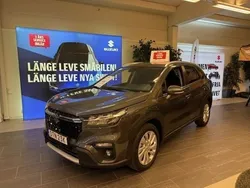 Grå Ny 2024 Suzuki SX4 S-Cross SUV | 339 700 kr (Marknadspris)