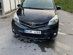 Svart Begagnad 2012 Toyota Yaris Active Halvkombi | 53 000 kr (Marknadspris)