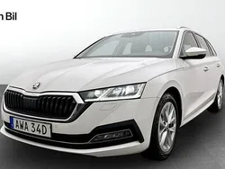 Vit Begagnad 2023 Skoda Octavia Style Kombi | 274 900 kr (Marknadspris)