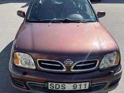 Röd Begagnad 2000 Nissan Micra Halvkombi | 18 000 kr