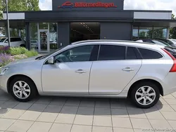 Grå samma som bilen Begagnad 2012 Volvo V60 Kombi | 129 900 kr (Marknadspris)