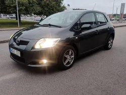Mörkgrön Begagnad 2008 Toyota Auris Halvkombi | 39 900 kr (Marknadspris)