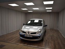 Ljusgrå Begagnad 2007 Renault Clio II Halvkombi | 54 900 kr