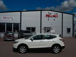 Vit Begagnad 2016 Nissan Qashqai SUV | 109 000 kr (Marknadspris)
