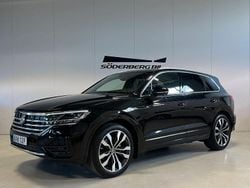 Svart Begagnad 2023 VW Touareg R-line SUV | 654 900 kr (Superpris)