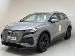 Grå Begagnad 2023 Audi Q4 e-tron Proline SUV | 300 000 kr (Marknadspris)