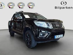 Svart Begagnad 2017 Nissan Navara 360º Pickup | 199 990 kr (Bra pris)